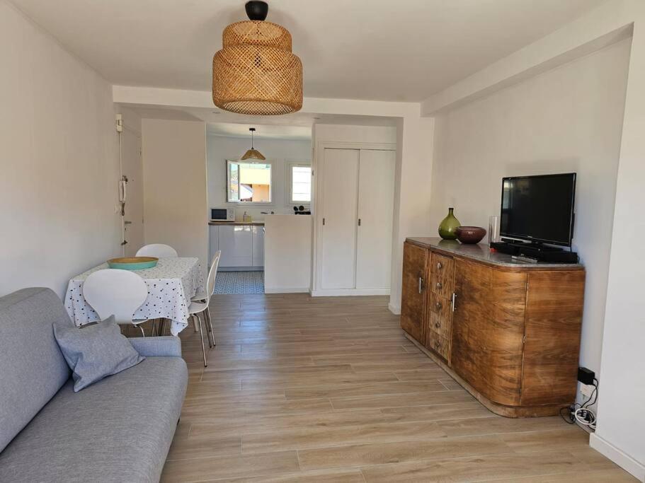 Tres Bel Appartement Vue Mer Six-Fours-les-Plages Exterior photo